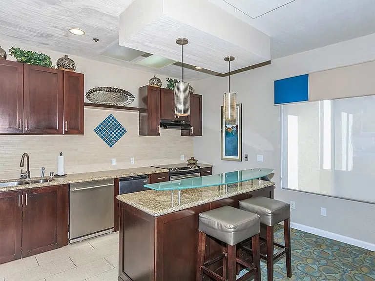 240 Avenida Vis — Photo 1