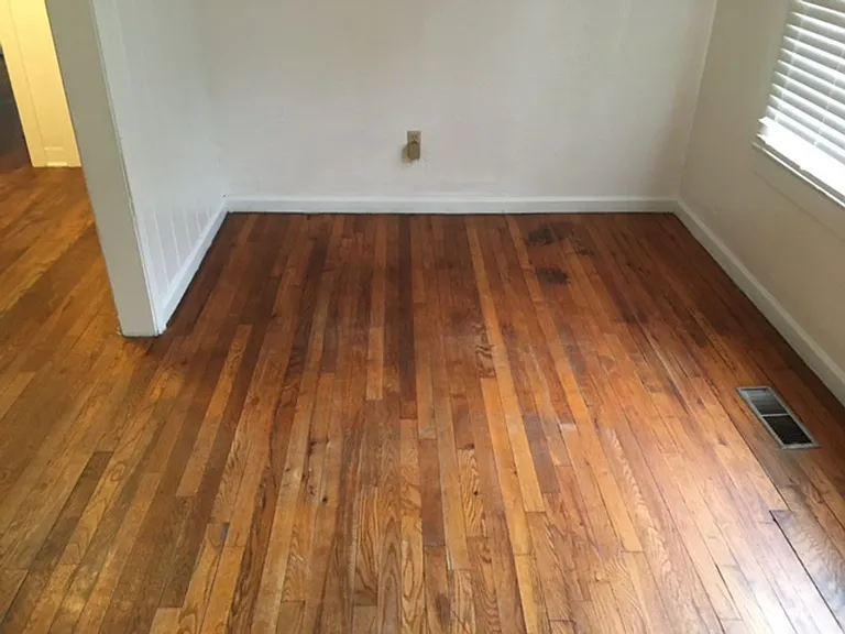 1513 Yancey St — Photo 5
