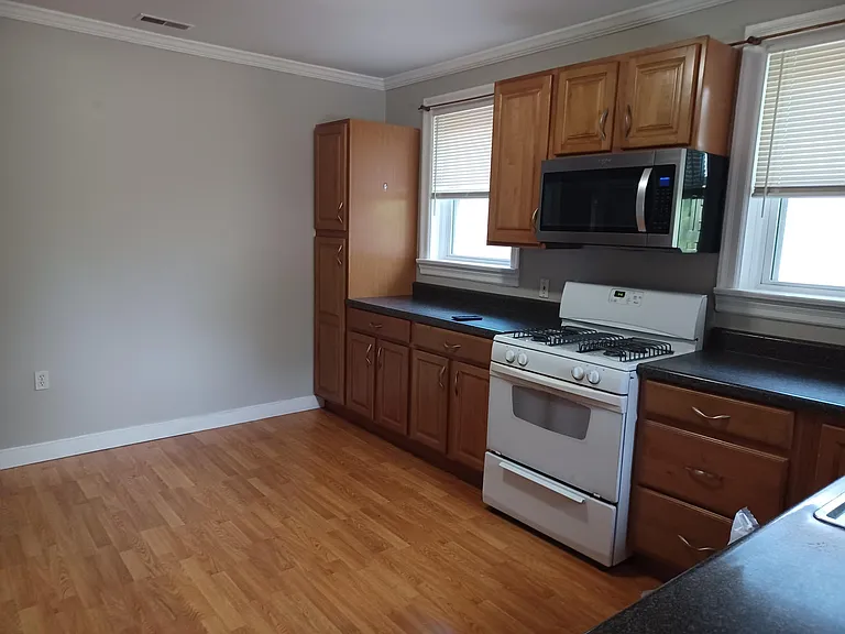 7327 Amherst Ave #B — Photo 11