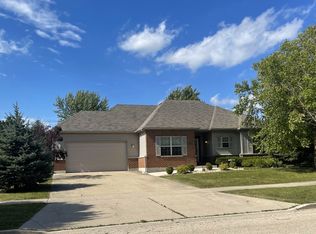 300 Red Hawk Rd, Hampshire, IL 60140