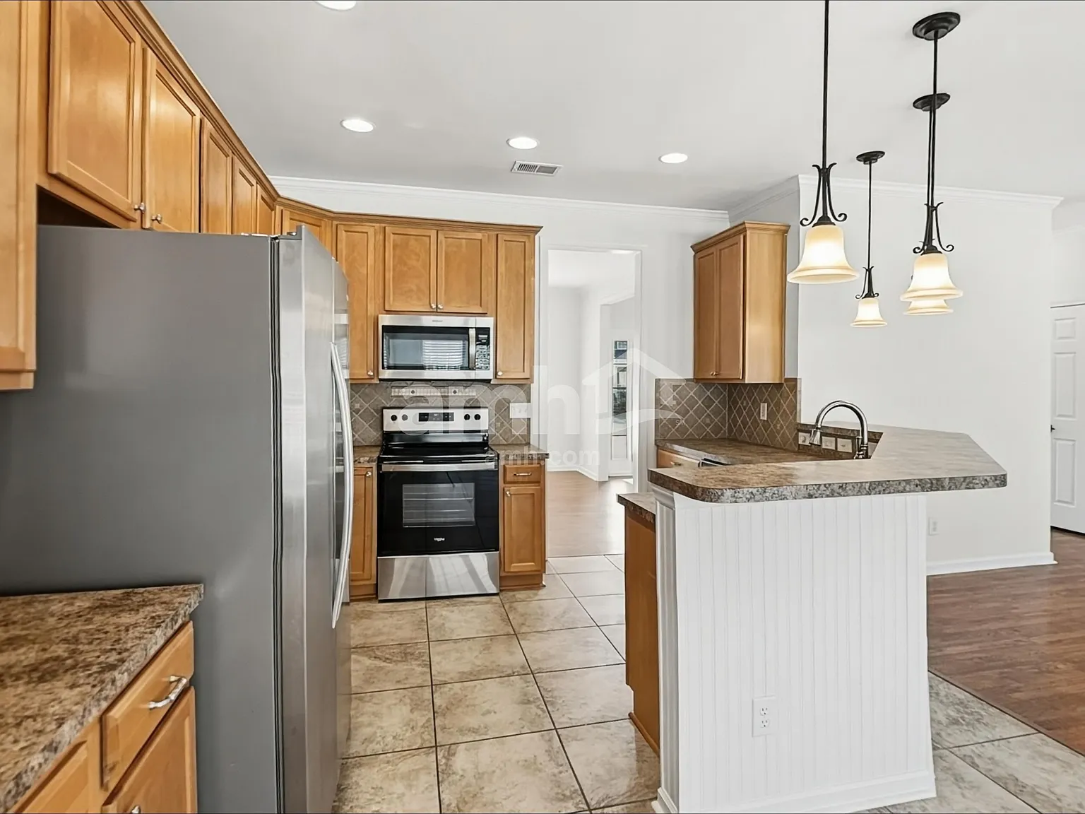 5 bed, 2.5 bath, 2756 sqft, $2,685 — Photo 3