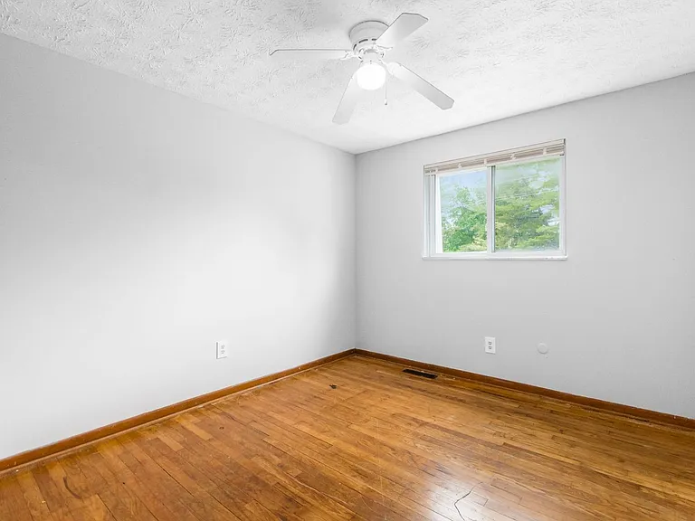 3399 Beachworth Dr — Photo 16