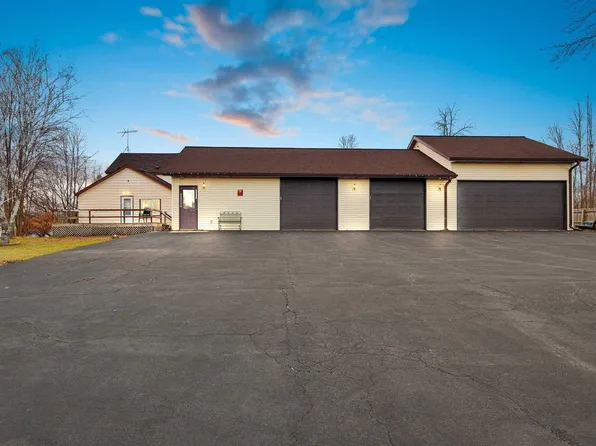 207 Percy Ave, Oconto, WI 54153