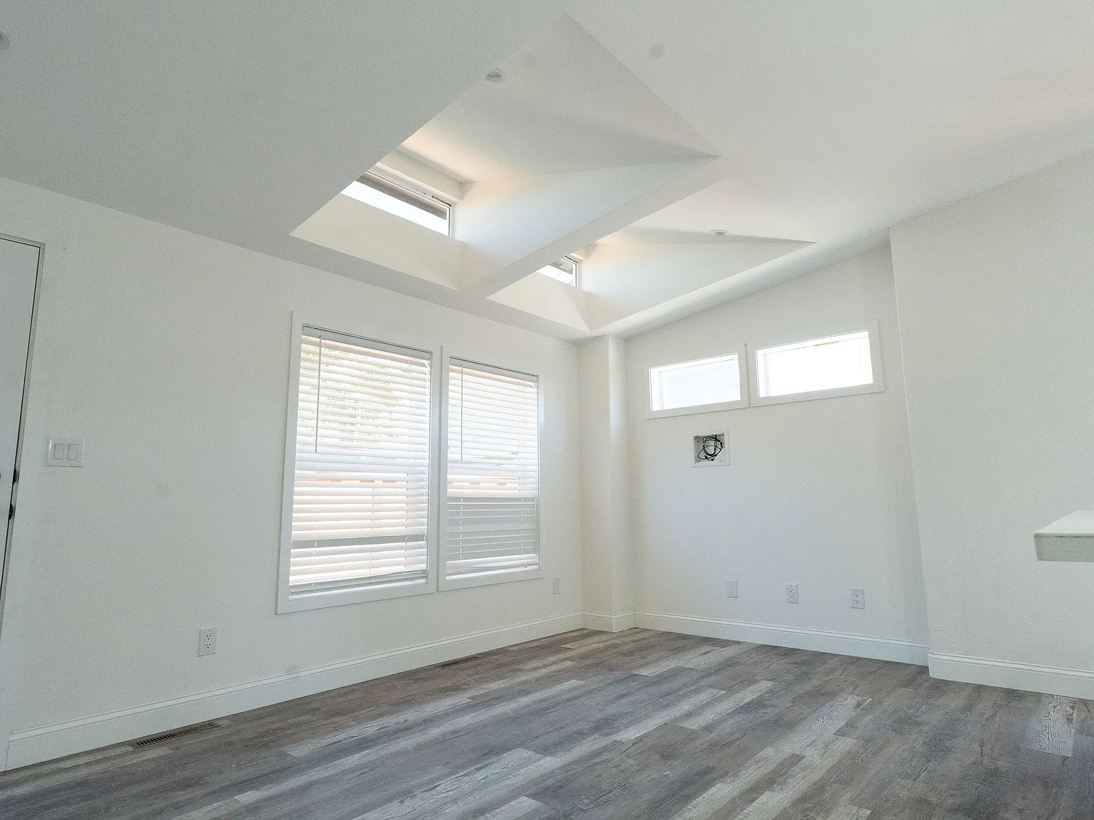 2 bed, 750 sqft, $3,200 — Photo 4
