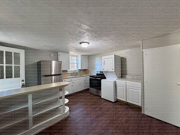 Dining Area 7'10 x7'7