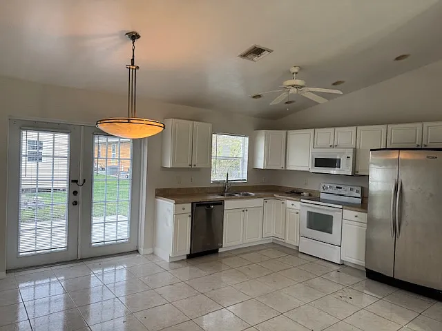 959 Ridgeway Drive — Photo 4