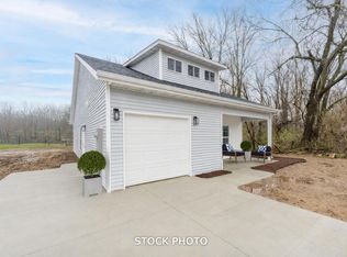 719 Victory Ln, Cassopolis, MI