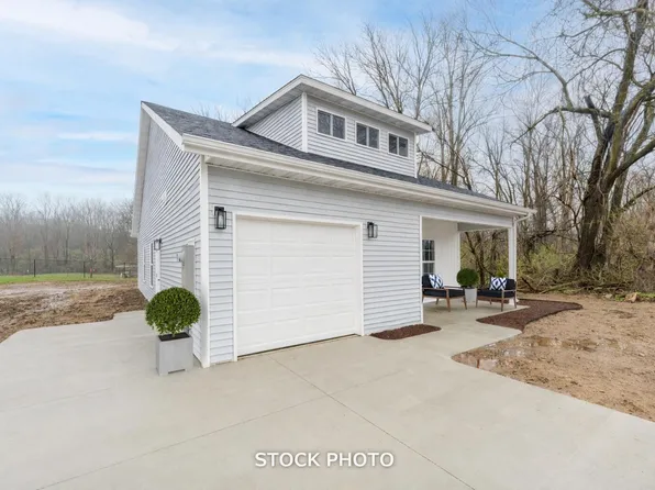 719 Victory Ln, Cassopolis, MI 49031