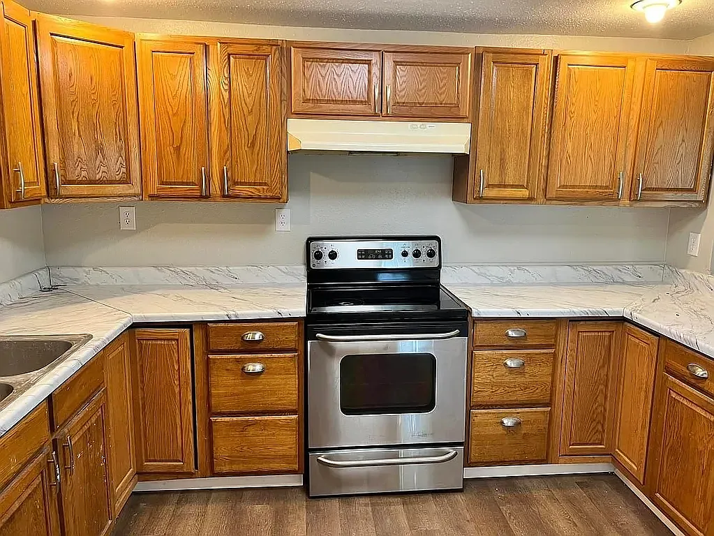 3 bed, 1092 sqft, $1,300 — Photo 3