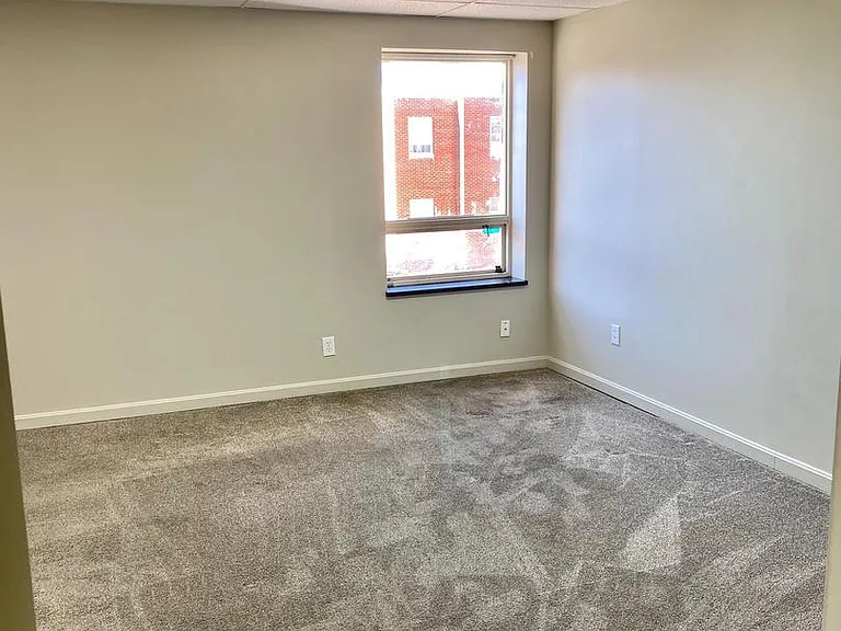 306 S Main St #B — Photo 5