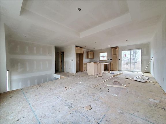5th image of 708 SE Juniper Dr