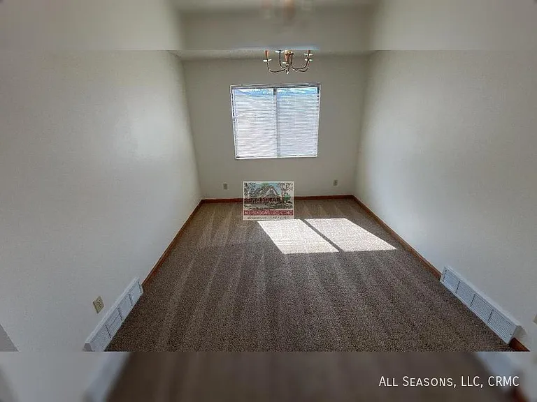 750 Rundle Ct — Photo 4