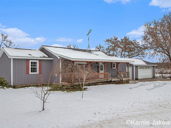3rd image of 16180-21 Mile Rd