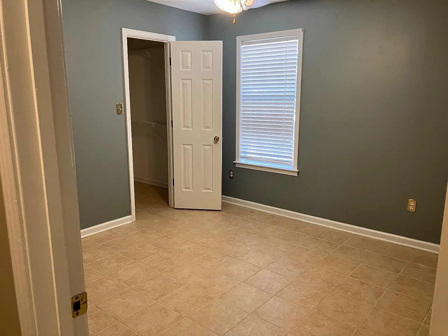 6786 Oak Forest Dr — Photo 3