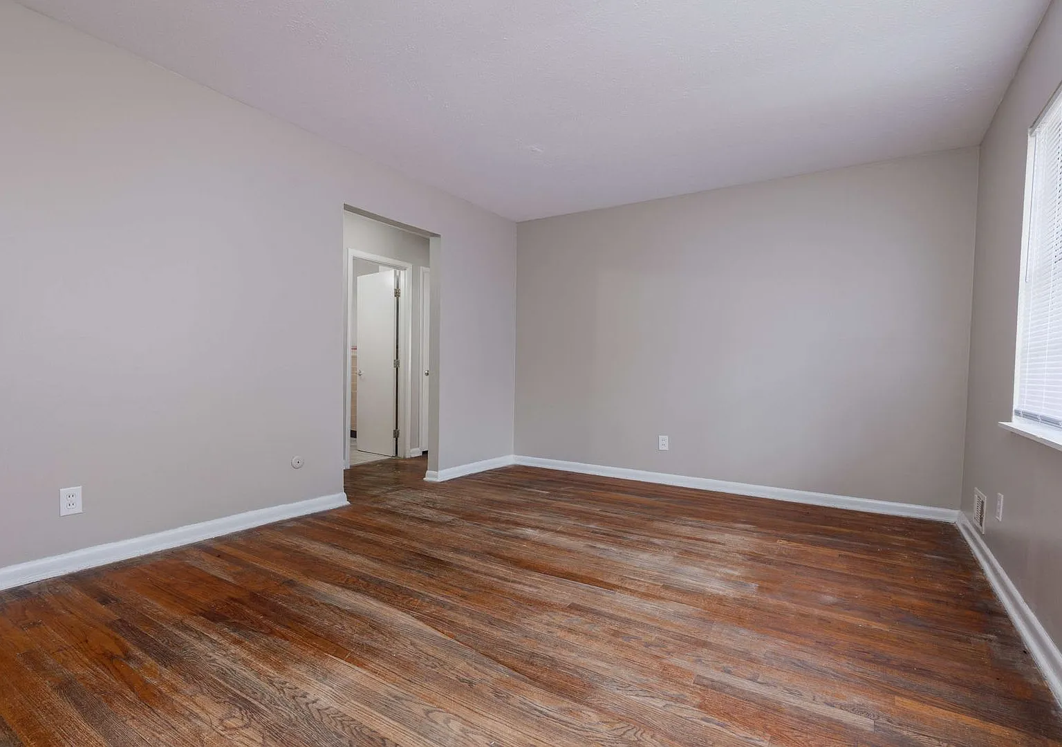 4048 Rausch Drive — Photo 3