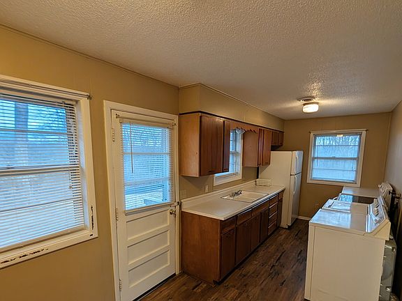 2nd image of 112 Kathy Ln