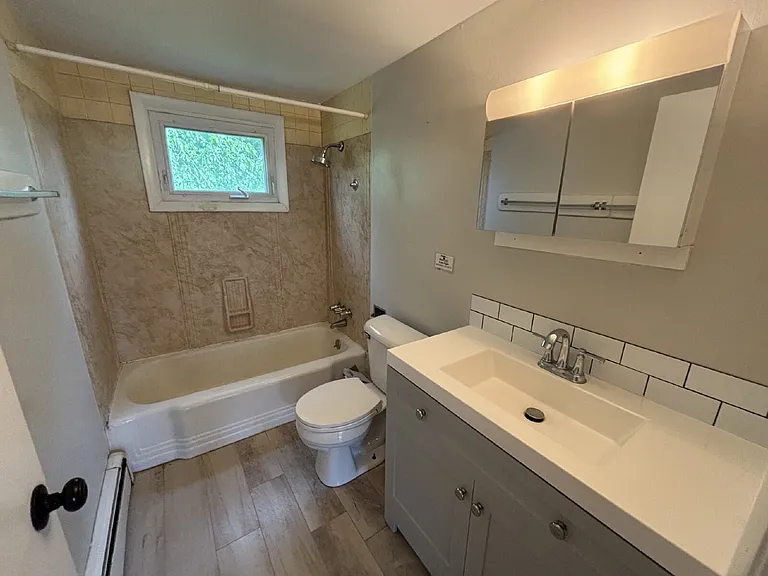 1322 Main St #3 — Photo 9