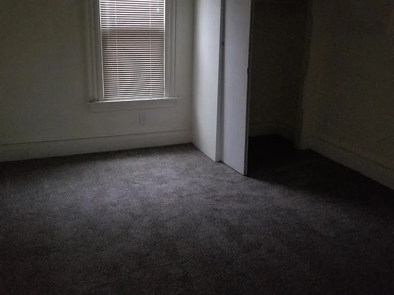10 N Touchet St — Photo 8