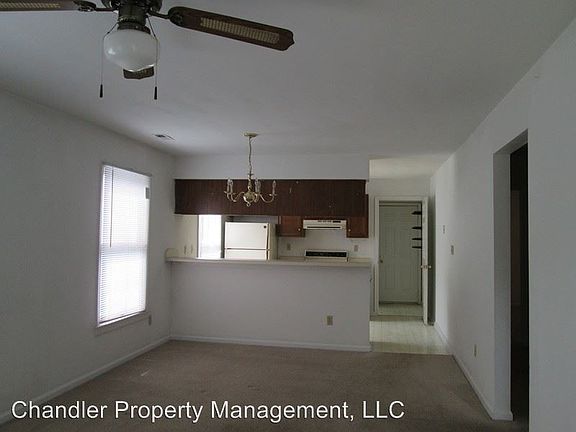 3rd image of 821 Gates Ave APT 2