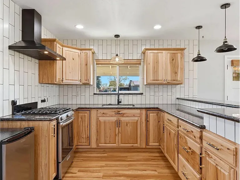 2702 E Goshen Ave #A — Photo 8
