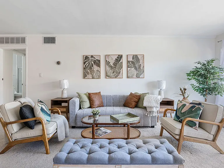 11965 Gorham Ave #503 — Photo 9