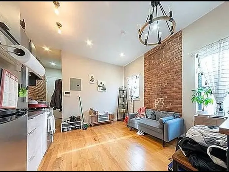295 Bainbridge St #3B — Photo 3