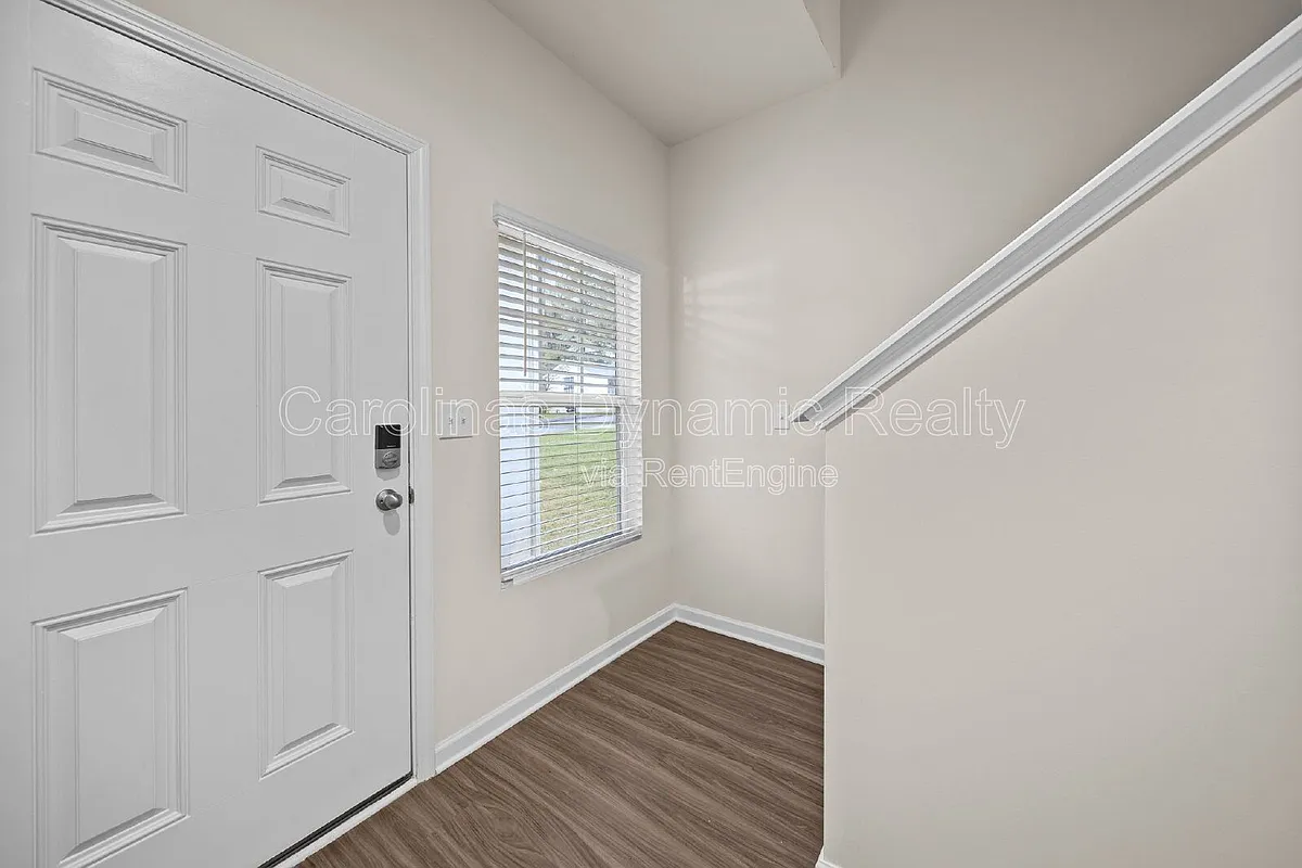 Building Photo - 711 Lackey St