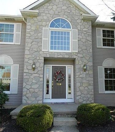3rd image of 719 Wedgewood Dr