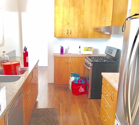 2nd image of 1137 Lake St