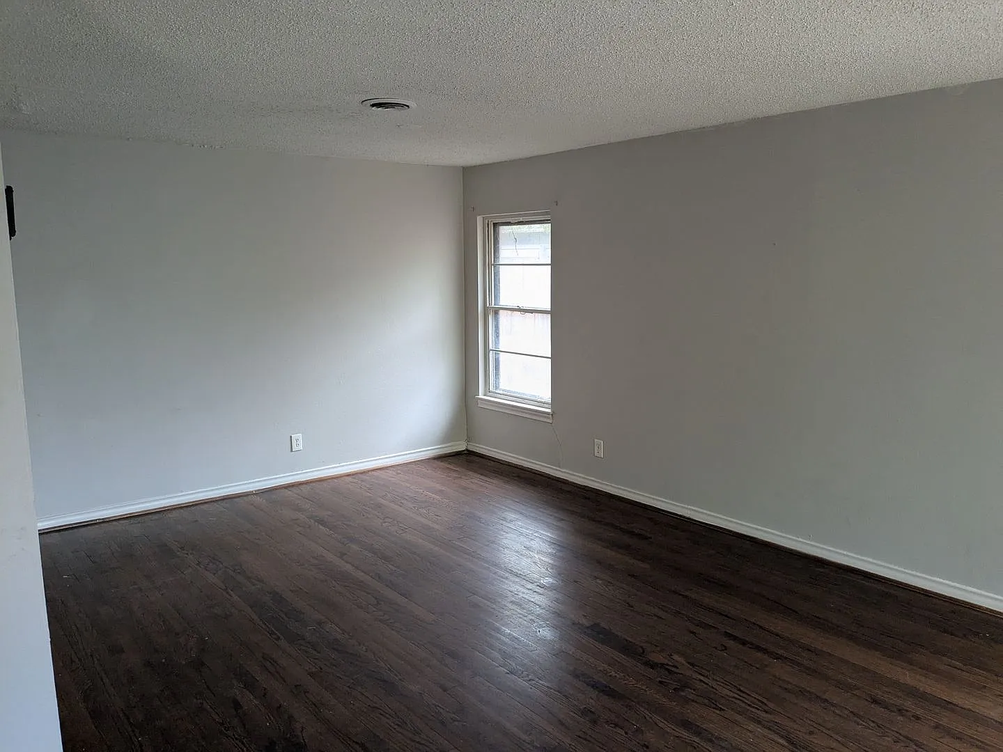 4 Bed 2 Bath with Laundry Hookups, Garage, and Fenced Yard — Photo 3