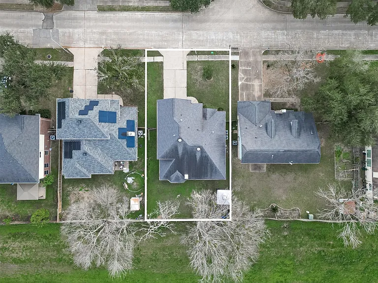 14914 W Bend Dr — Photo 45