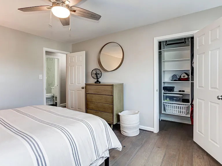 1169 Summit St NE — Photo 38