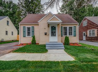 14 Wellington Rd, North Syracuse, NY 13212