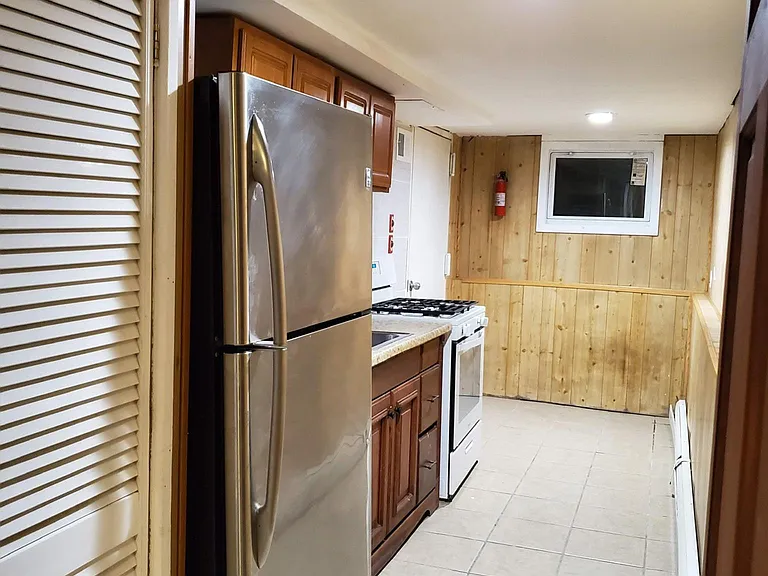 37 Summit Ave #1 — Photo 4