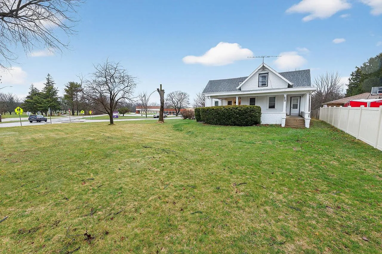 330 West Jefferson STREET photo 1