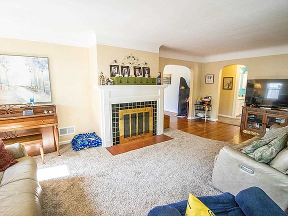 2nd image of 304 Butler St