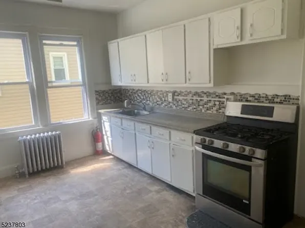 69 Stockman Pl, Irvington, NJ 07111