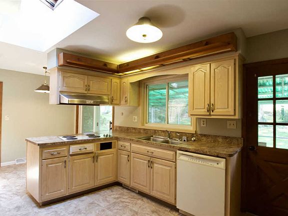 4th image of 816 W Fairlawn Ln