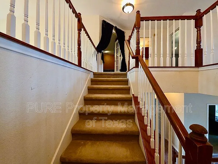 1103 Seton Hall Ln — Photo 18