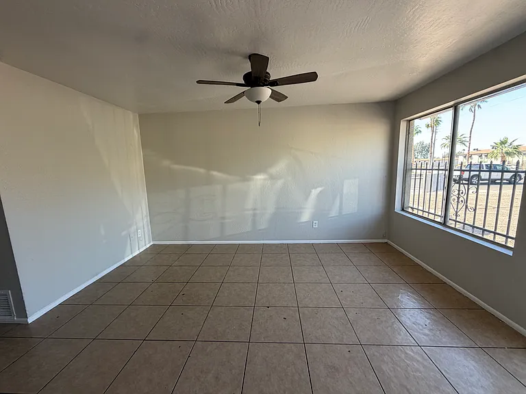 10403 N 15th Ave #1 — Photo 2