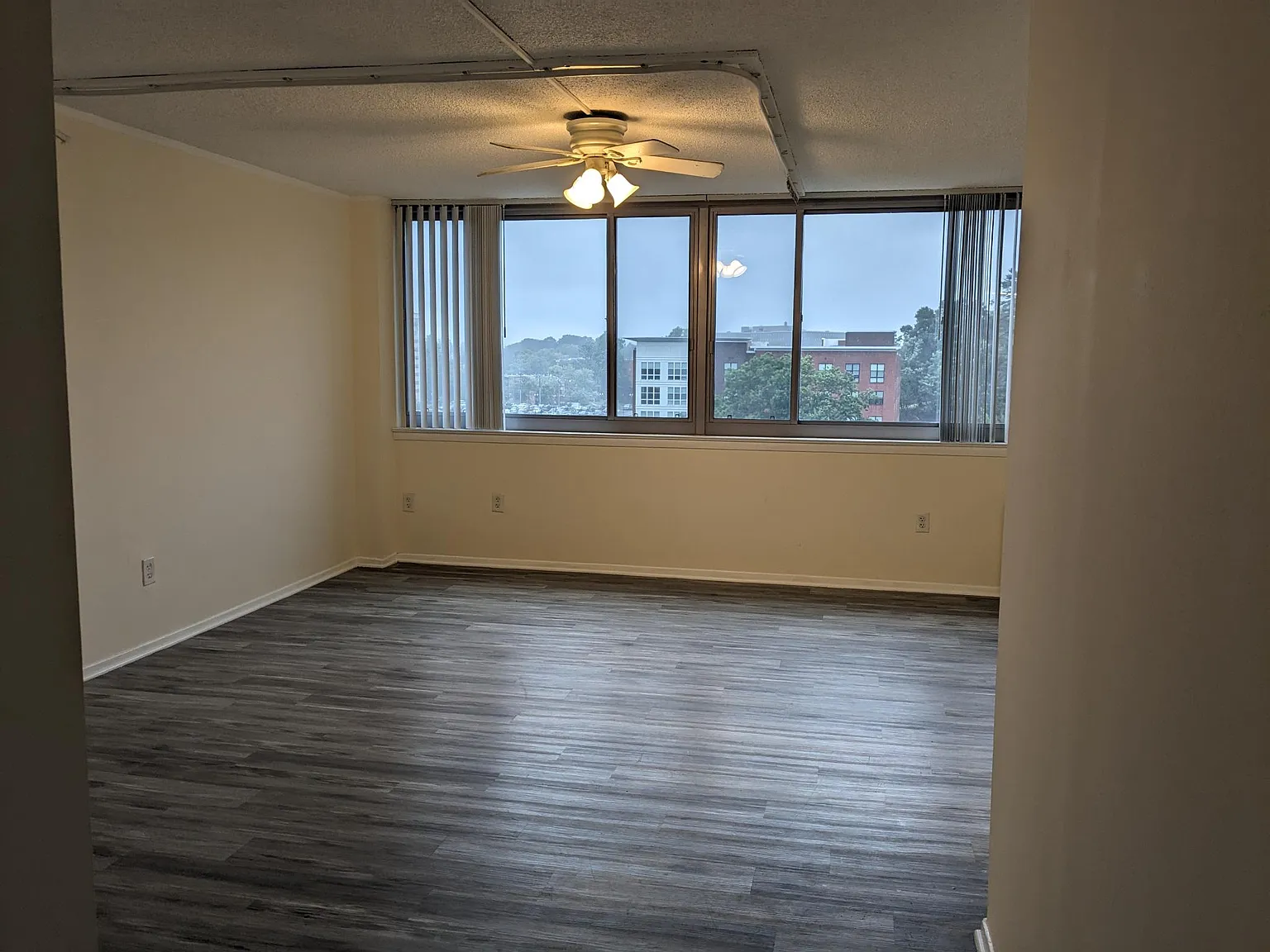 1 bed, 1.5 bath, 726 sqft, $2,000 — Photo 3