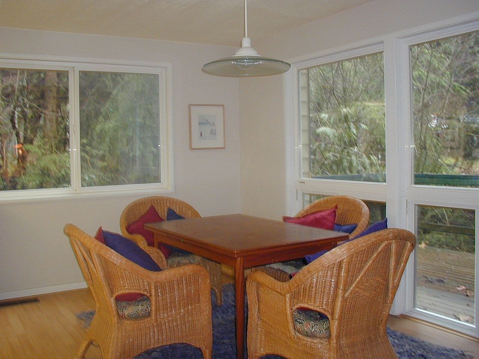 2nd image of 2 Berry Wood Pl