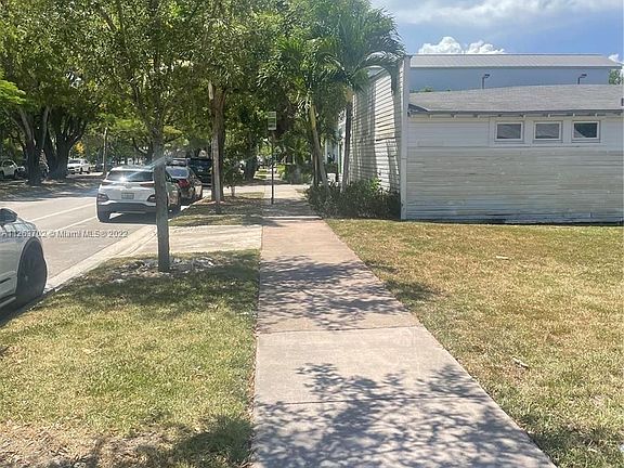 3rd image of 107 Grand Ave #111