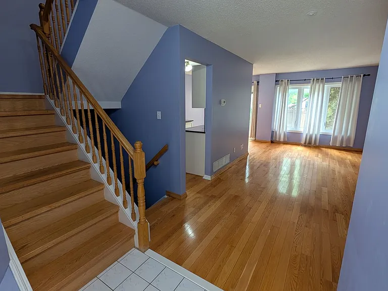 19 Mountshannon Dr — Photo 8
