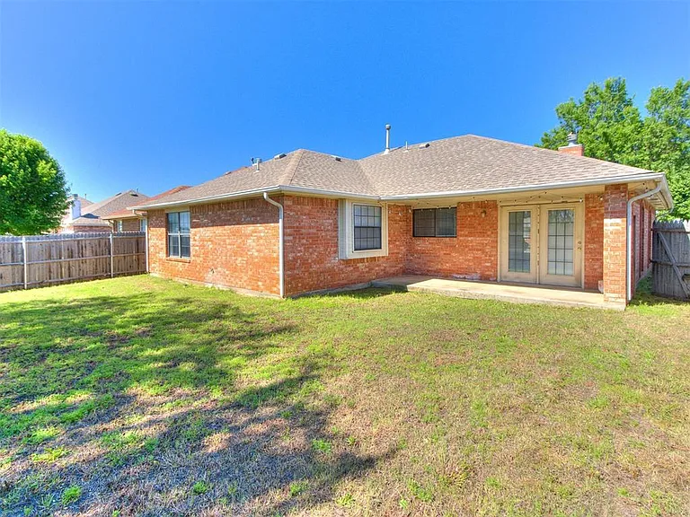 13300 S Robinson Ave — Photo 24
