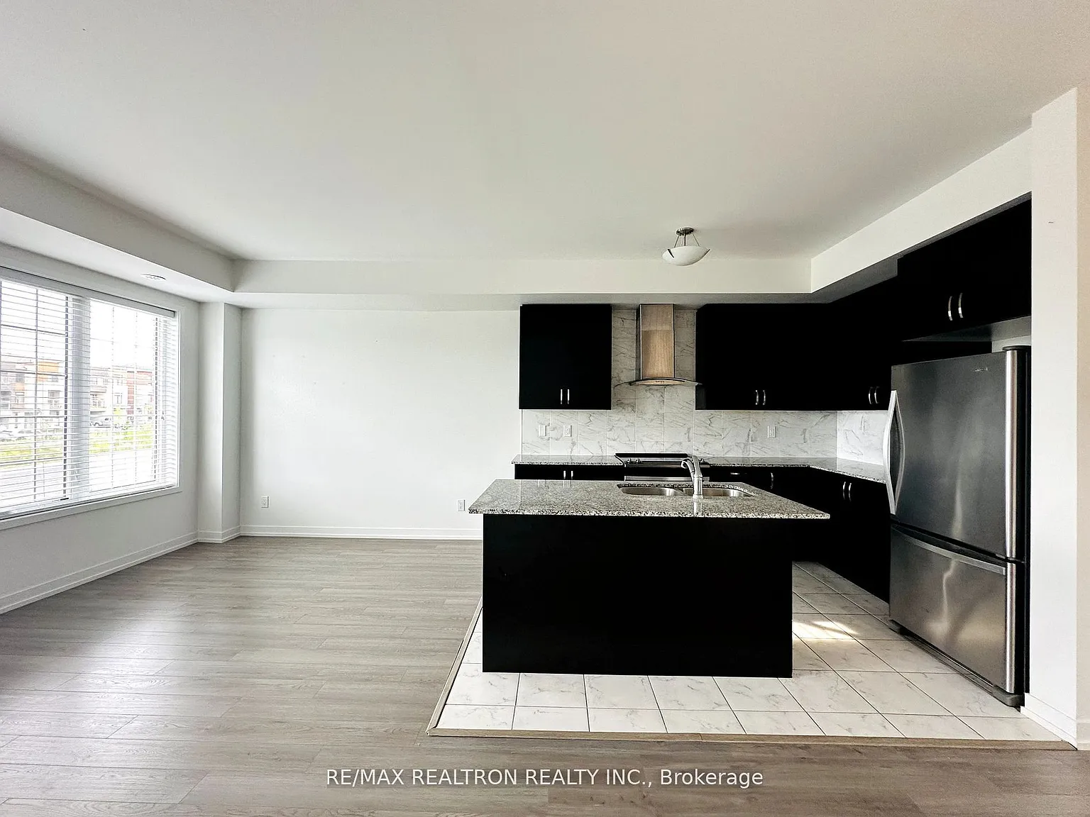 3 bed, $3,000 — Photo 4