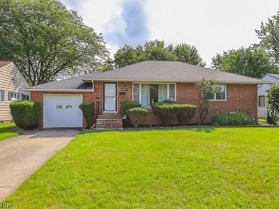7553 Pleasant Hill Dr, Parma, OH, 44130