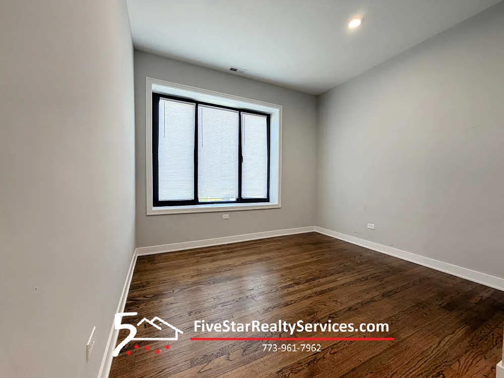 2 bed, 1000 sqft, $2,200 — Photo 4