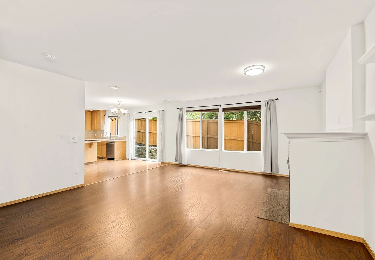 3 bed, 1947 sqft, $3,800 — Photo 2