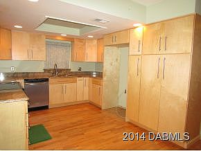 5th image of 326 Tropical Ln